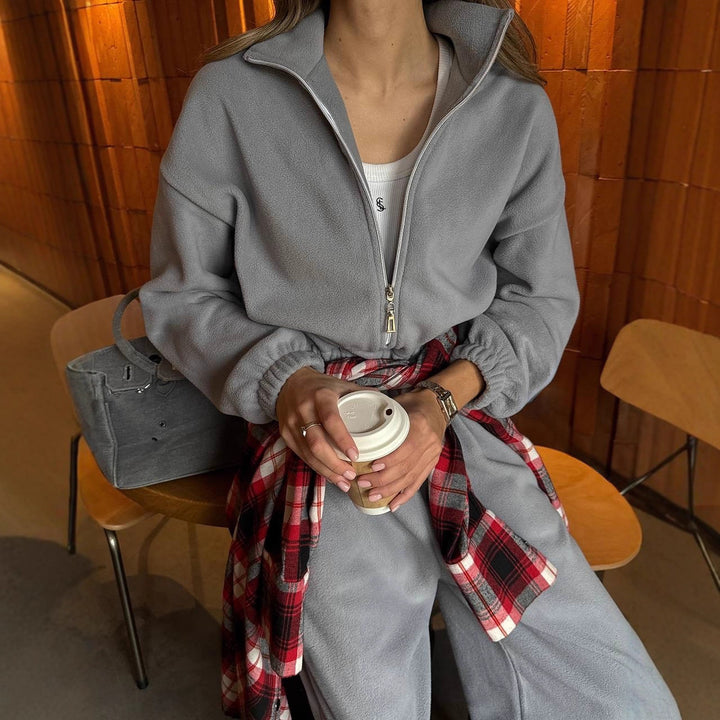 Damen Fleece-Loungewear-Set mit hohem Kragen und praktischen Taschen Drune