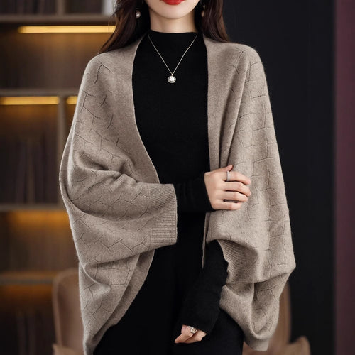 Damen Großer Strickponcho mit modernem Rautenmuster Drune
