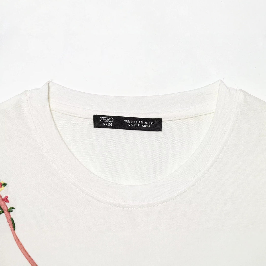 Damen T-Shirt mit feiner Stickerei und einzigartigen Drucken Drune