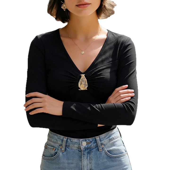 Damen Langarmshirt mit raffiniertem V-Ausschnitt und dekorativer Applikation Drune