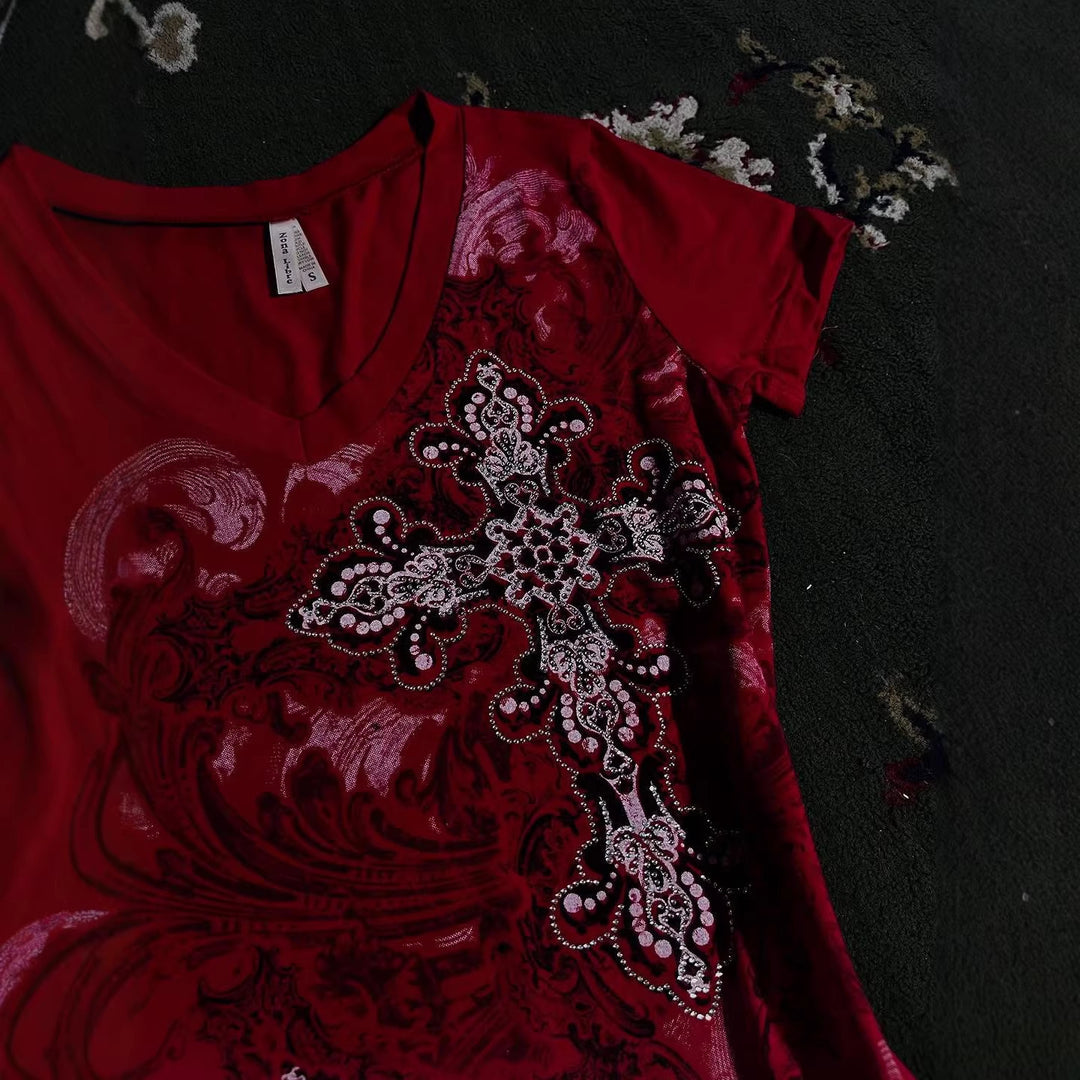 Damen T-Shirt mit dekorativem Kreuzdesign und floralen Akzenten Drune