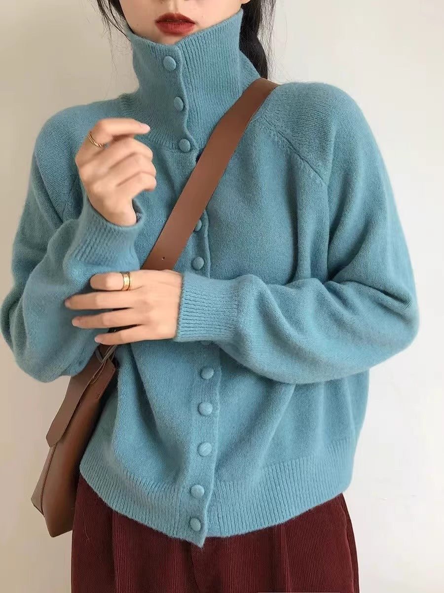 Damen Strickjacke mit hoch geschlossenem Kragen und dekorativen Knöpfen Drune
