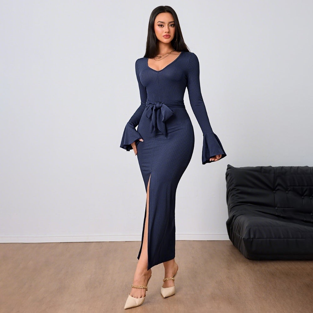 Damen Kleid mit V-Ausschnitt und ausgestellten Ärmeln Drune