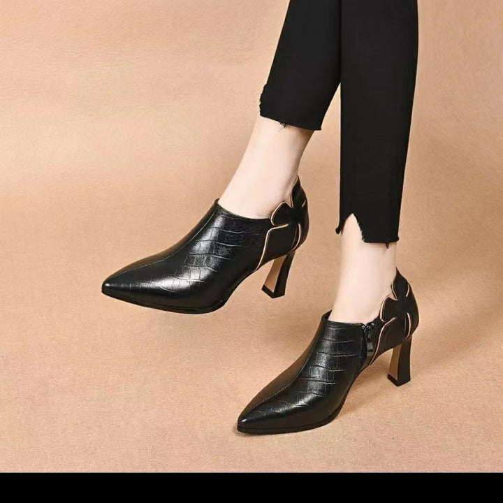 Damen nan spitz zulaufende Ankleboots mit Kroko-Prägung, seitlichem Reißverschluss und geschwungenem Blockabsatz Drune