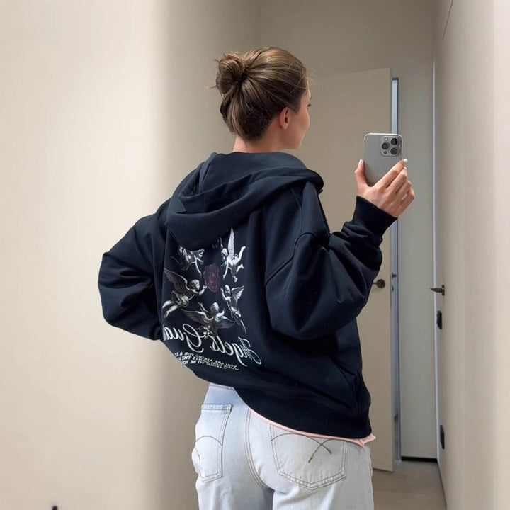 Damen Kapuzenpullover mit kunstvollem Engelmotiv und modischem Schriftzug Drune