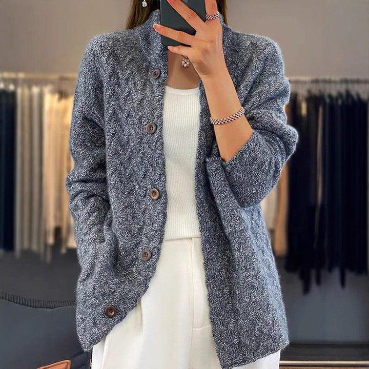 Damen Strickjacke mit modischem Zopfmuster Drune