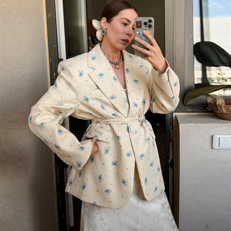 Damen Oversized Blazer mit floralen Details und Taillengürtel Drune