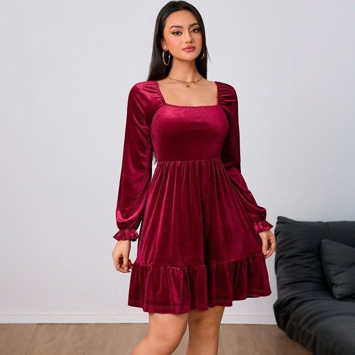 Damen Samt Minikleid mit Volant und geschmackvollen Puffärmeln Drune