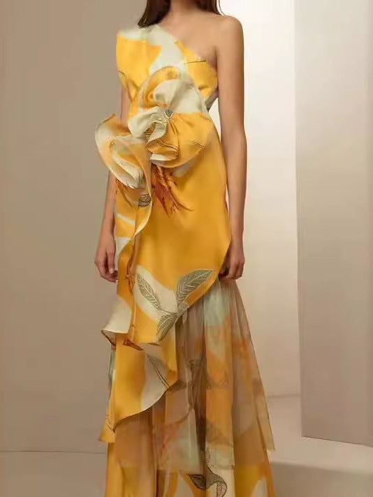 Damen Hochzeitskleid mit asymmetrischem Design und floralen Akzenten Drune