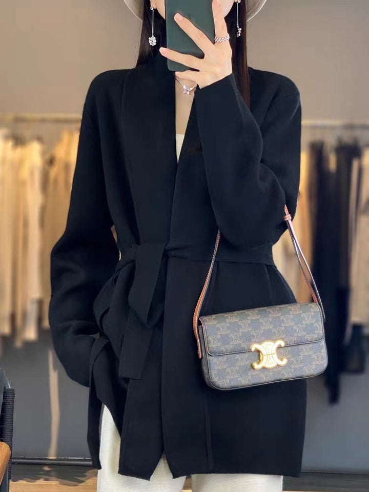 Damen stilvolle Strickjacke mit Bindegürtel und Taschen Drune
