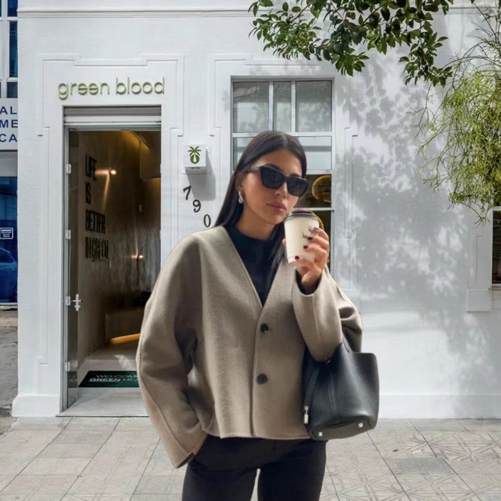 Damen kurze Strickjacke mit eleganten Knöpfen und weitem Schnitt Drune