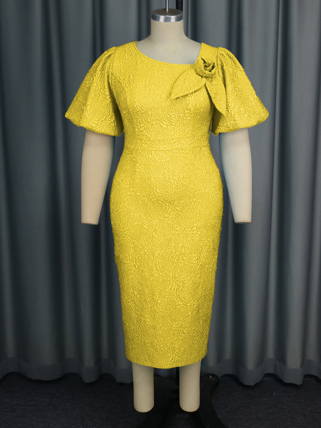 Damen elegantes Etuikleid mit fließenden Puffärmeln und Blumenapplikation Drune