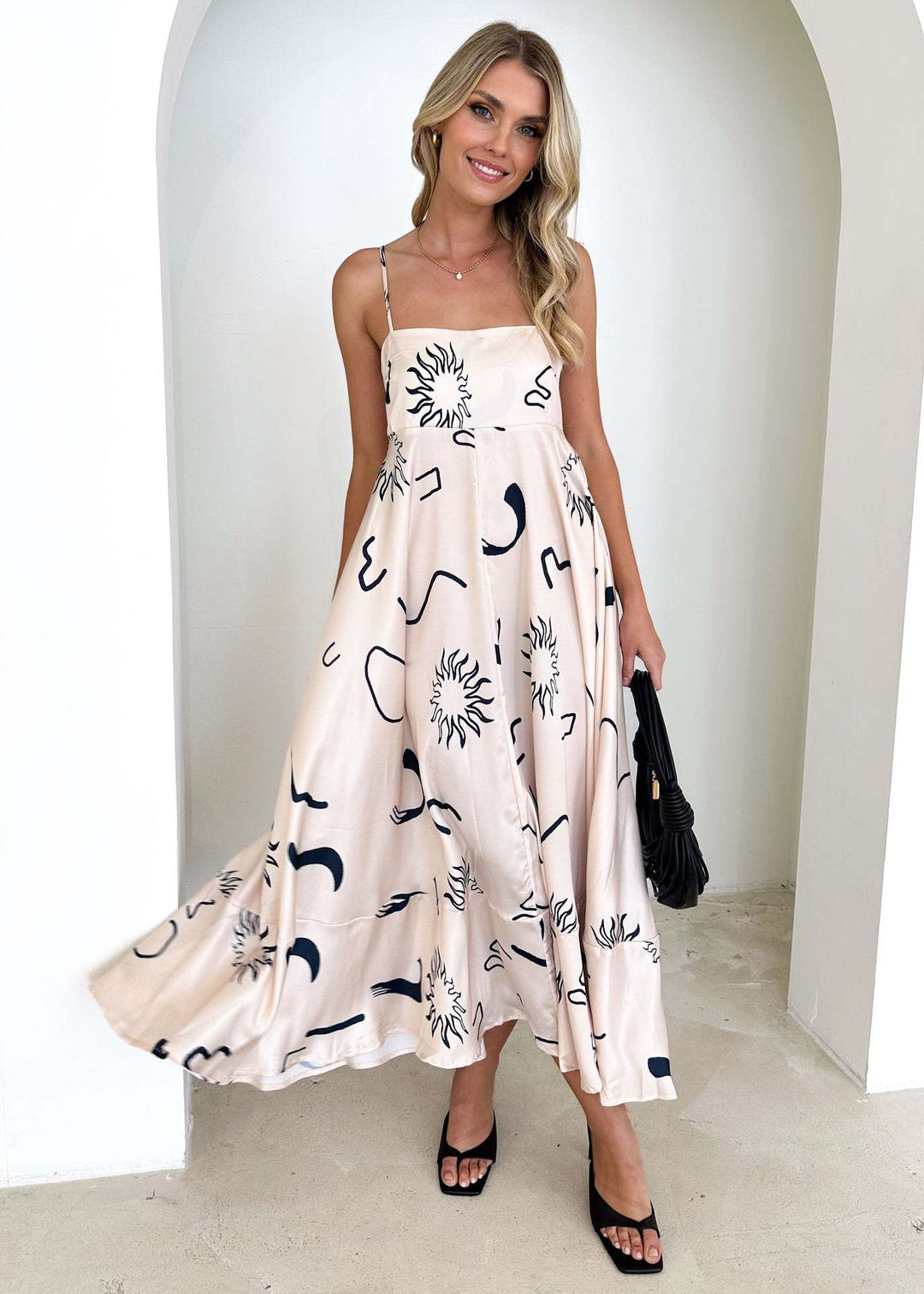 Damen Maxikleid mit modernen grafischen Mustern und dünnen Trägern Drune