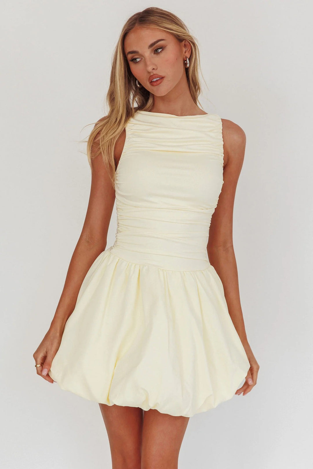 Damen Elegant eingeräumtes Cocktailkleid mit voluminösem Rock Drune