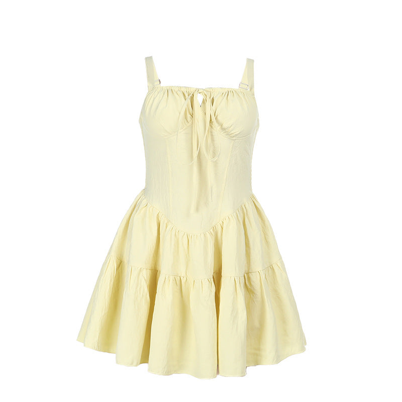 Damen Minikleid mit taillierter Passform und Rüschensaum Drune