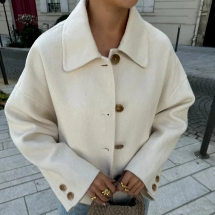 Damen nan kurze kastige Wolljacke mit Hemdkragen, durchgehender Knopfleiste und eingesetzten Eingrifftaschen Drune