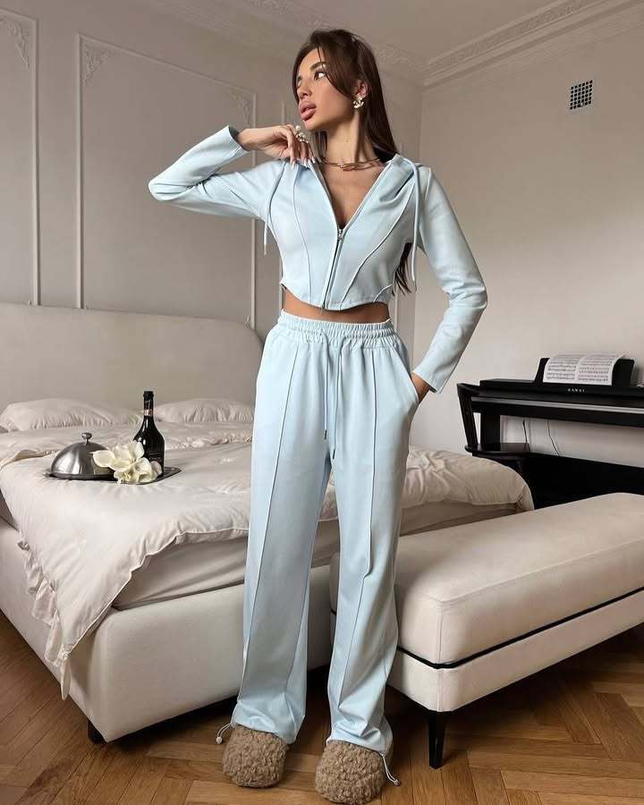 Damen sportliches Zweiteiler-Set mit hochgeschlossener Kapuzenjacke und weitem Hosen Drune