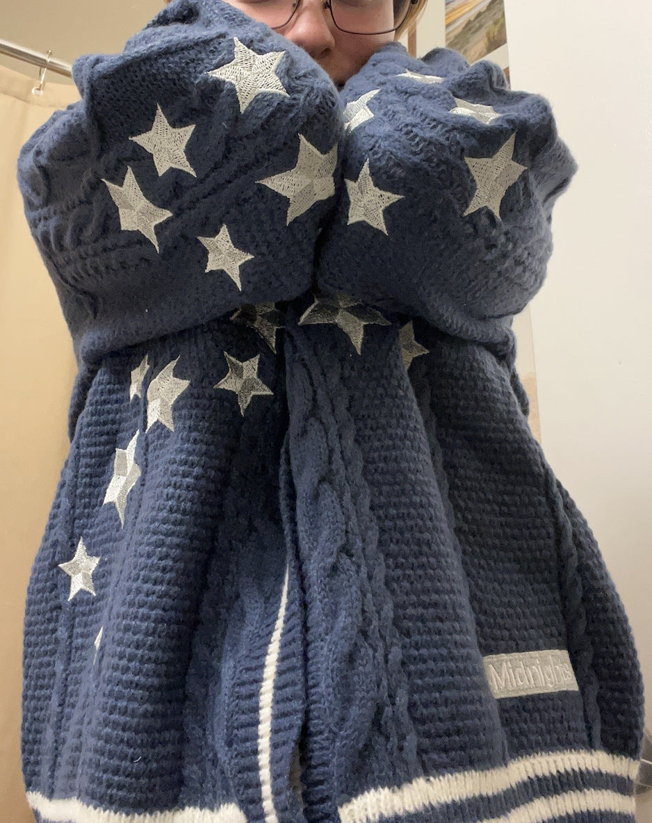Damen Grobstrickjacke mit Sternen-Details und dekorativen Knöpfen Drune