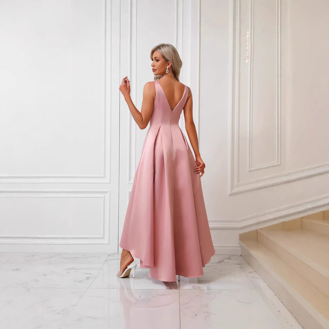 Damen Elegantes Abendkleid mit asymmetrischem Schnitt und raffinierten Falten Drune