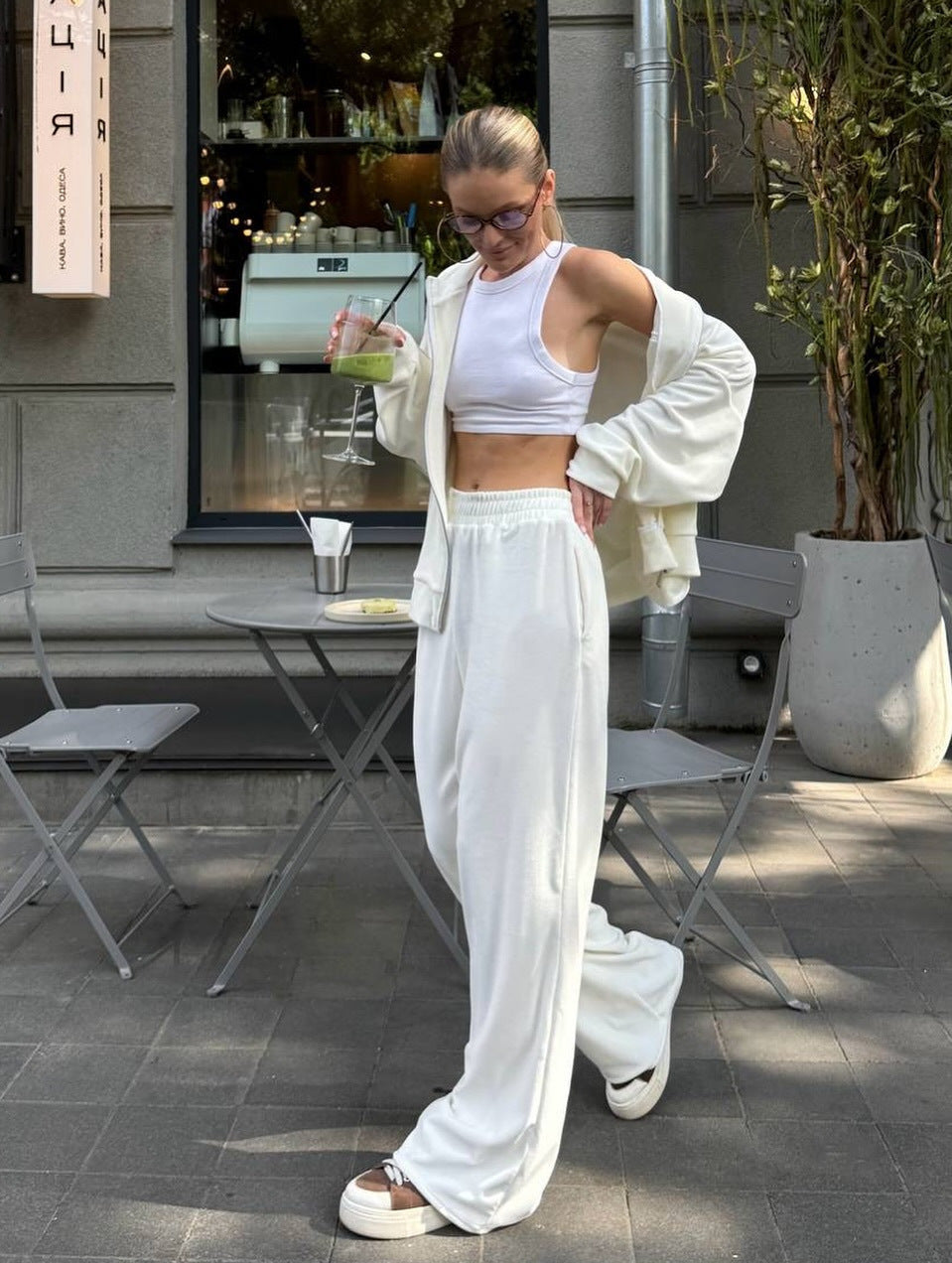 Damen sportlicher Velours-Loungewear-Anzug mit breiten Hosen Drune