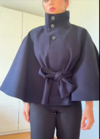 Damen elegante Cape-Jacke mit Knoten-Detail und voluminösen Ärmeln Drune