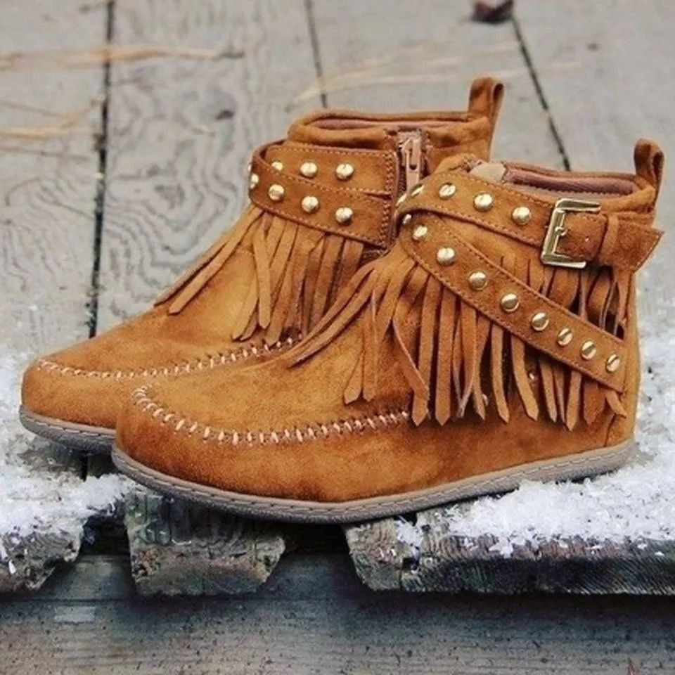 Damen nan Fransen-Ankleboots mit Zierösen, Seitenschlitz-Reißverschluss und Dekor-Schließe Drune