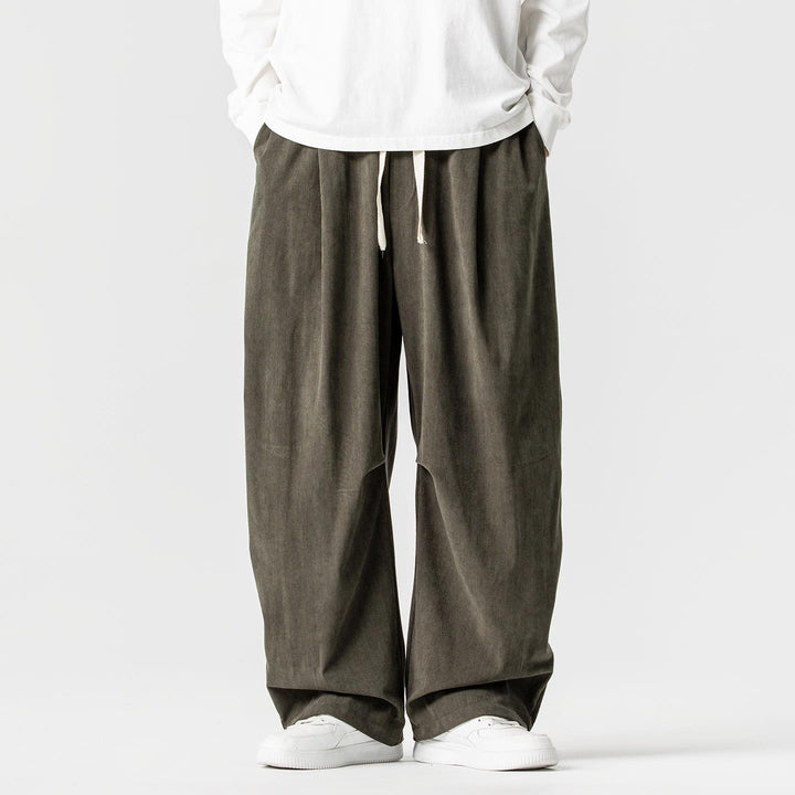 Herren nan weite Cordhose mit Tunnelzug, Bundfalten und relaxed Fit Drune