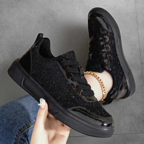 Damen nan eleganter Plateau-Sneaker mit Spitzen-Overlay, lackierten Overlays und gepolstertem Komfortfußbett Drune