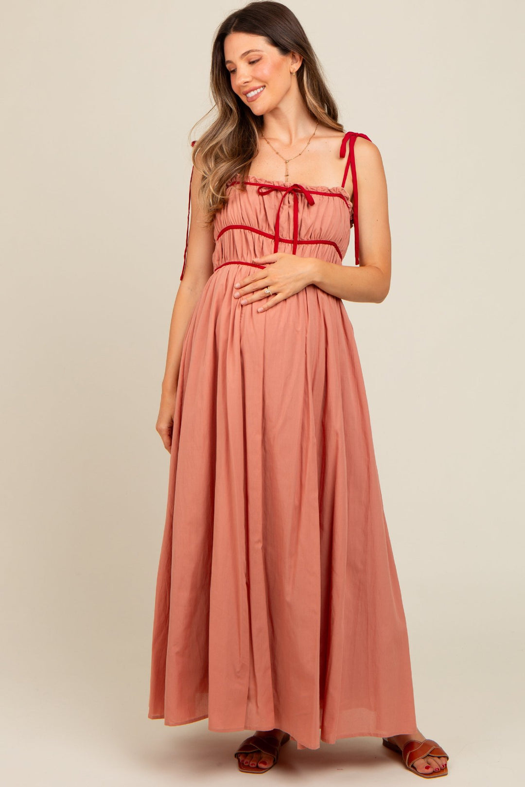 Damen Maxikleid mit verstellbaren Trägern und raffiniertem Rüschendesign Drune