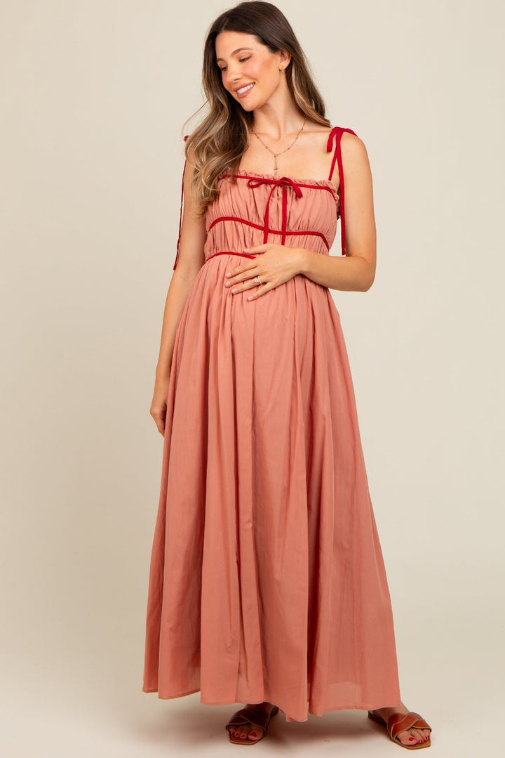 Damen Maxikleid mit verstellbaren Trägern und raffiniertem Rüschendesign Drune