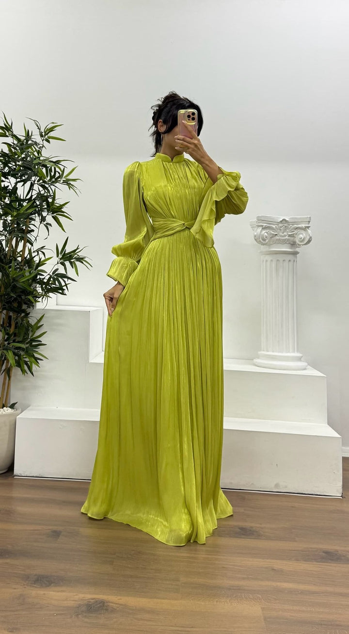 Damen Maxikleid mit figurschmeichelndem Schnitt und eleganter Raffung Drune