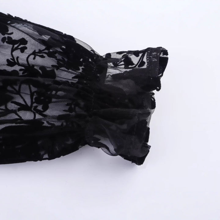 Damen Maxi-Kleid mit floralem Spitzenoberteil und elegantem Bindegürtel Drune