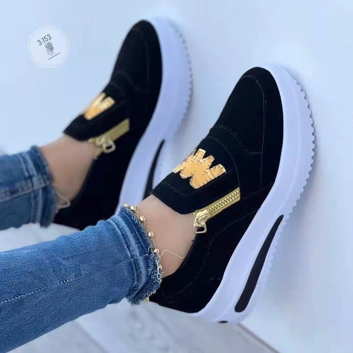 Damen nan Slip-On Plateau-Sneaker mit seitlichem Deko-Reißverschluss und metallischer Logo-Applikation Drune