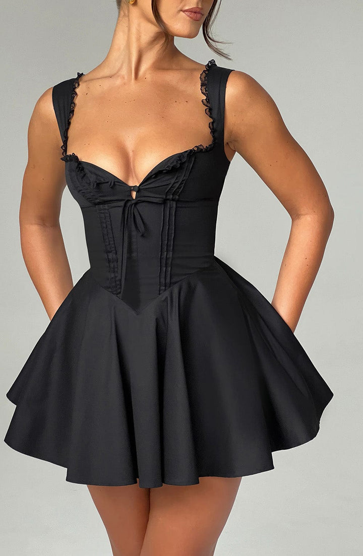 Damen Verspieltes Kurzkleid mit femininer Schnürung und zarten Rüschendetails Drune