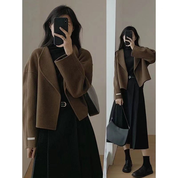 Damen Modische Kurzjacke mit schickem Schnitt und detailreichen Nähten Drune