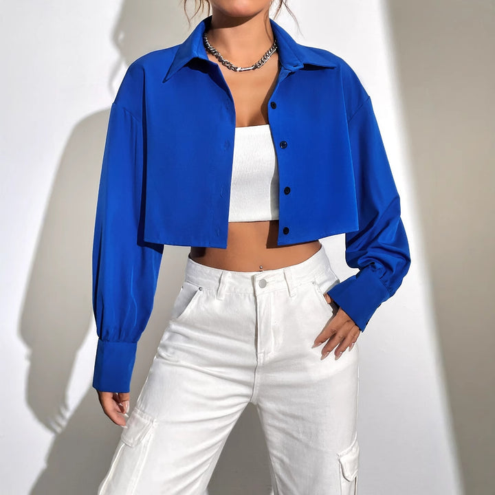 Damen cropped Hemdjacke mit modernen Knopfdetails und eleganten Puffärmeln Drune