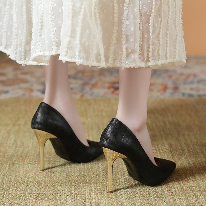 Damen elegante Pumps mit glänzendem Goldabsatz Drune