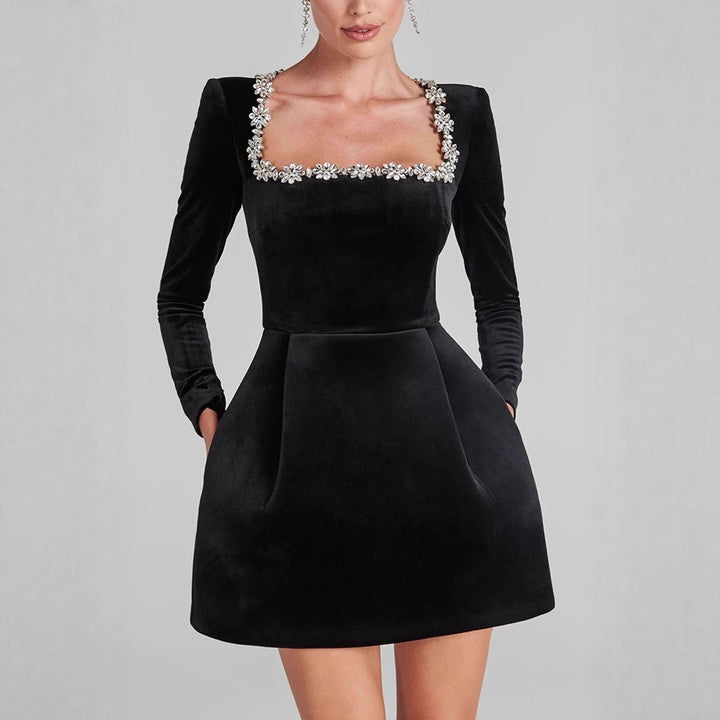 Damen Elegantes Samtkleid mit Blumenapplikationen und U-Boot-Ausschnitt Drune