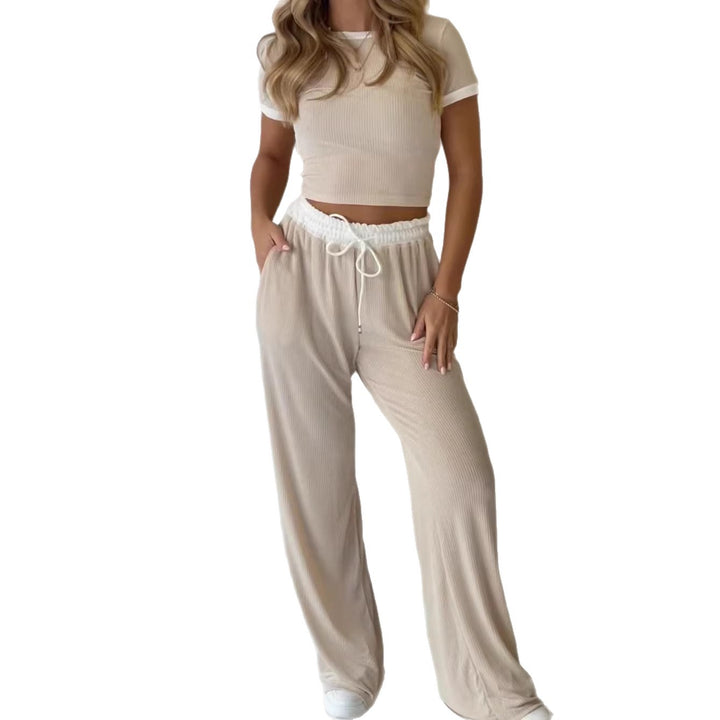 Damen lässiges zwei-teiliges Freizeit-Set mit cropped T-Shirt und weiten Hose Drune