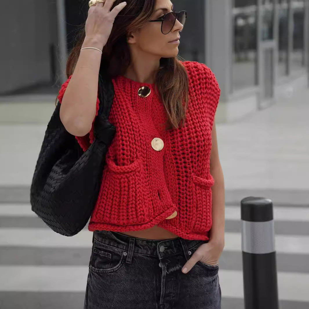 Damen modische Strickweste mit dekorativen Knopfdetails und praktischen Taschen Drune