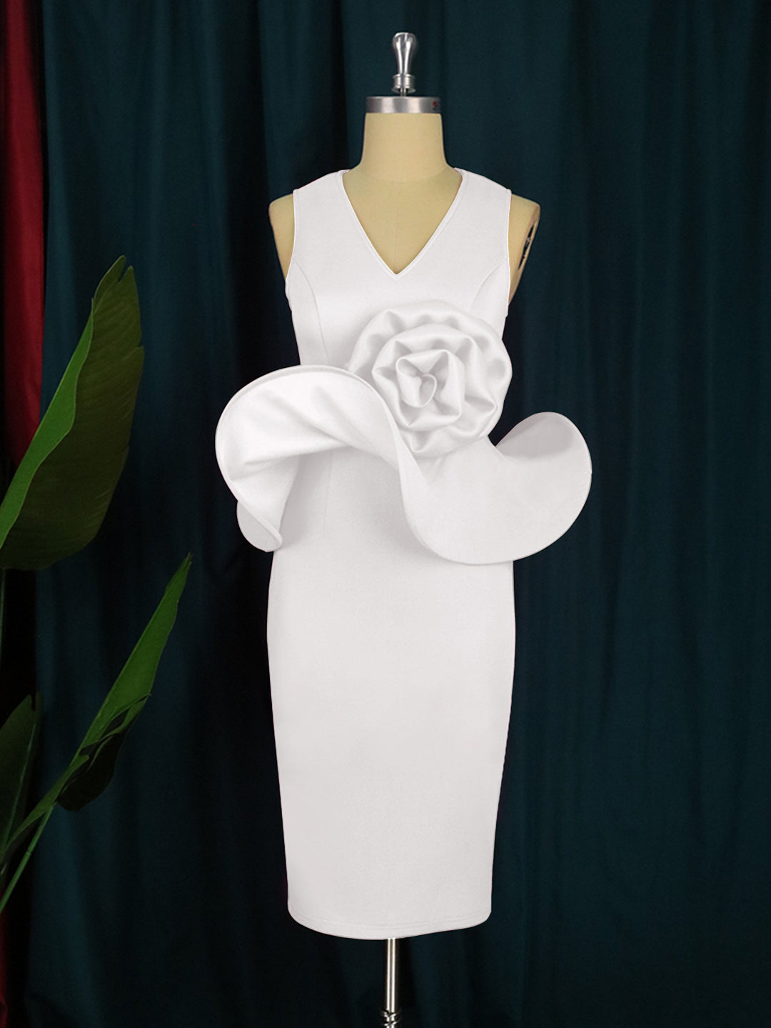 Damen Cocktailkleid mit kunstvollem Blumenapplikation Drune