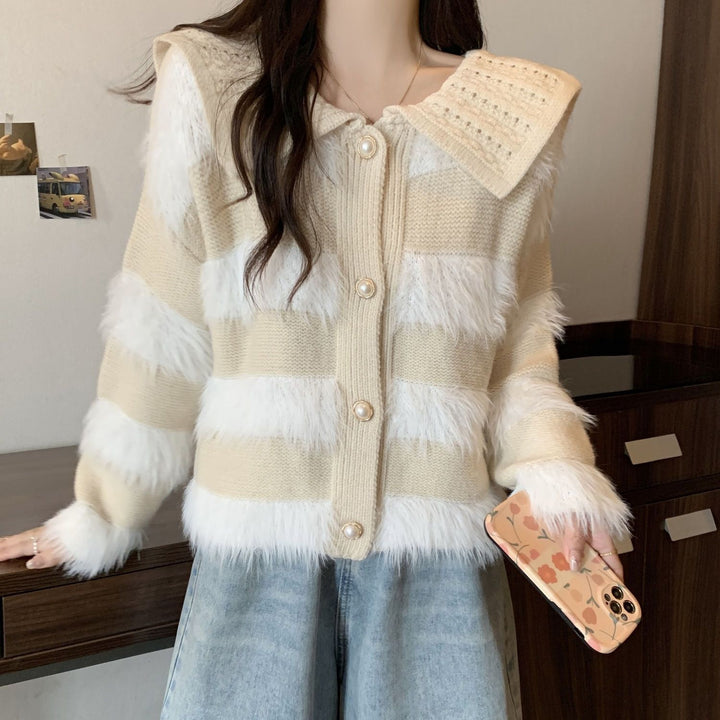 Damen Strickjacke mit geflochtenem Kragen und Kunstfellapplikationen Drune