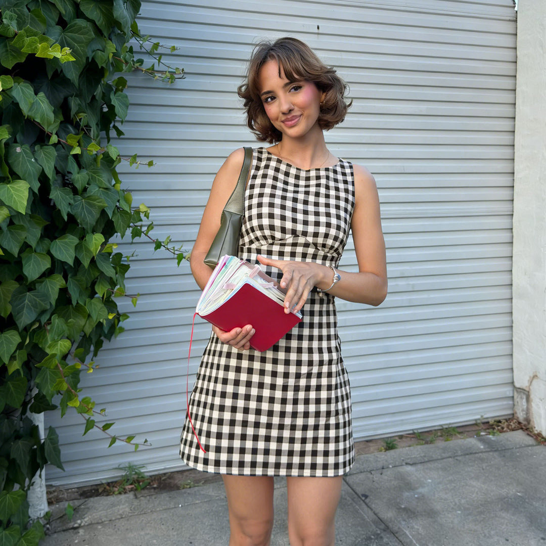 Damen Vichy-Kleid mit femininen Rüschen und schmeichelndem Schnitt Drune