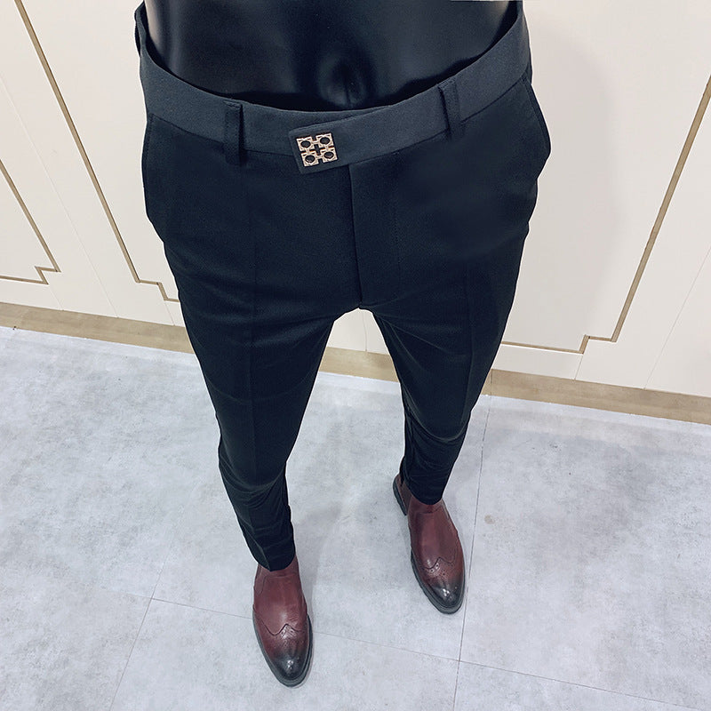 Herren nan schlanke Anzughose mit Bügelfalte, schmaler Passform und dezenter Metallschließe Drune