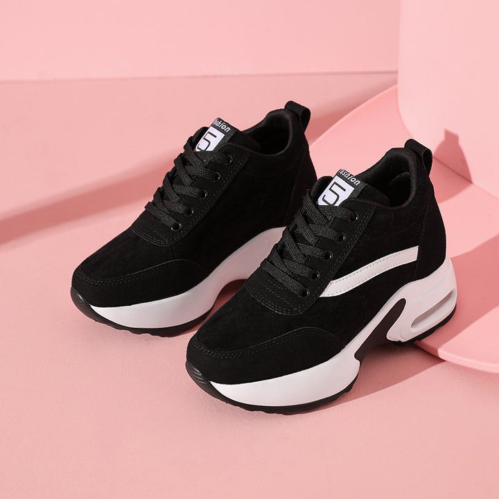 Damen nan urbaner Plateausneaker mit luftgeformter Zwischensohle und geschwungener Seitenapplikation Drune