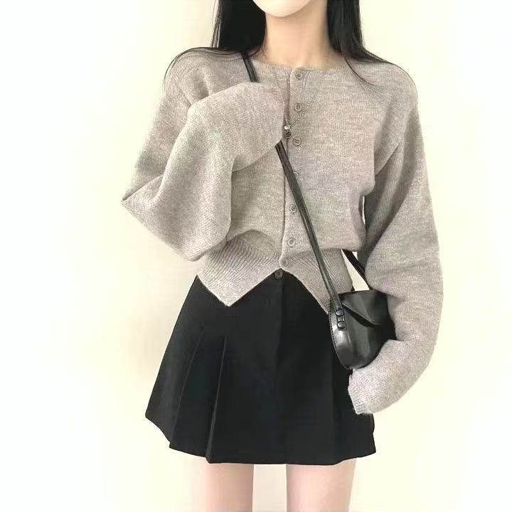 Damen Crop-Pullover mit Knopfdetail und oversized Ärmeln Drune