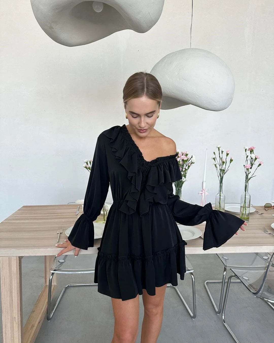 Damen lässiges Kleid mit Rüschendetails und tiefem V-Ausschnitt Drune