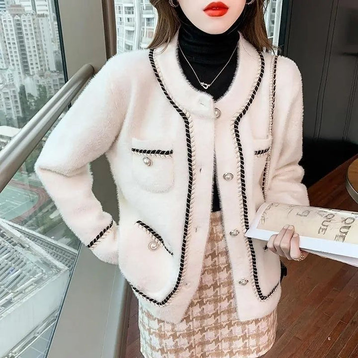 Damen Strickjacke mit modischem Baumwollmix und glänzenden Perlenknöpfen Drune