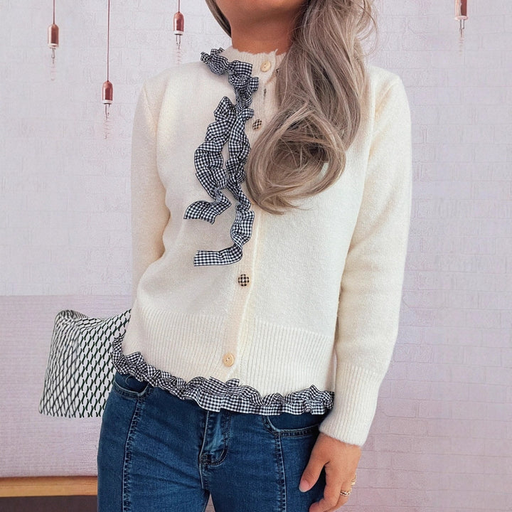Damen Strickjacke mit romantischem Rüschenabschluss und detailverliebtem Knopfdurchzug Drune