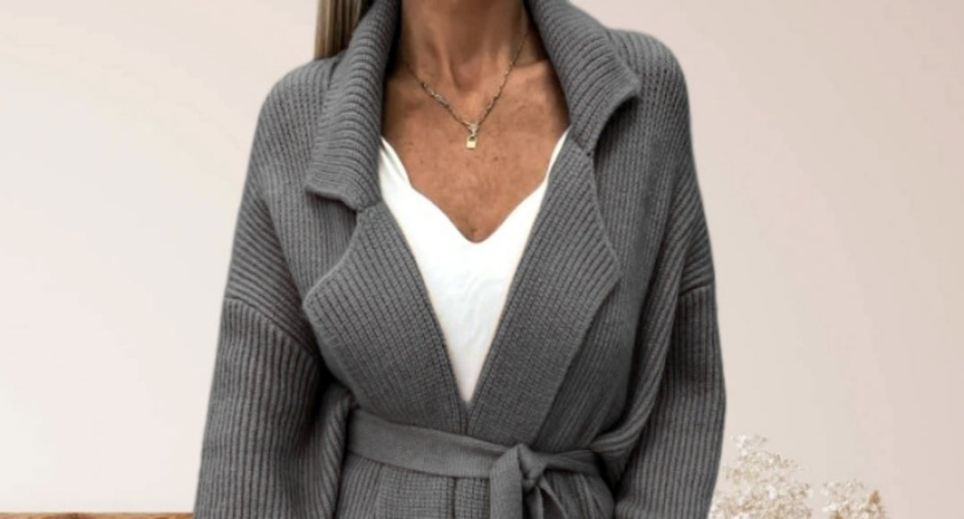 Damen Strickmantel mit Gürtel und breiten Revers Drune